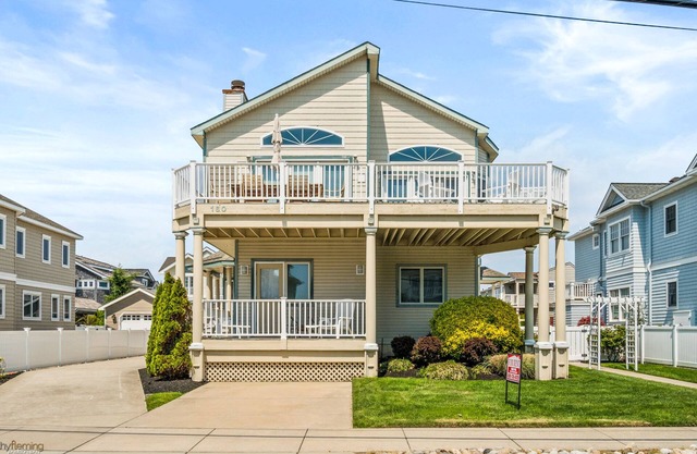 Stone Harbor - 5th Home from Beach (86th St) walk downtown, beach & new pool