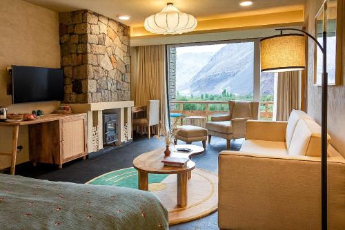 Stone Hedge Hotel
