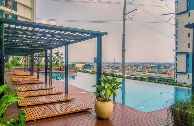 Strategic And Homey Studio At Lrt City Bekasi Apartment