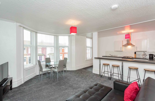 Strawberry Suite - 3 Bedroom Spacious Apartment