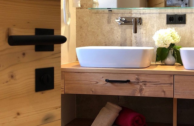 Stubai: Idyllic Apartment with traditional flair and modern comforts