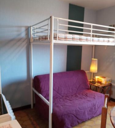 studio à 50 m de la plage , idéal pour 2, avec parking 2NOUMÉA35