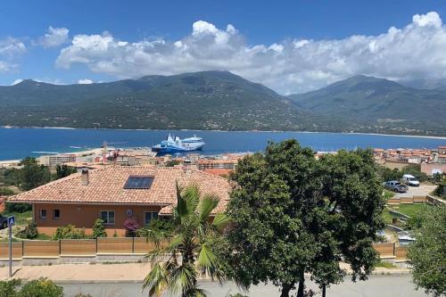 Studio équipé vue mer