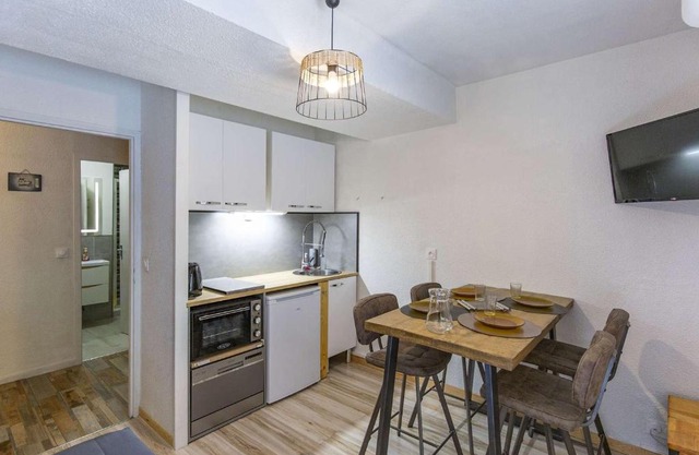 Studio 4 pers - Pied télécabines - Parking - Équipé - WIFI - FR-1-401-208