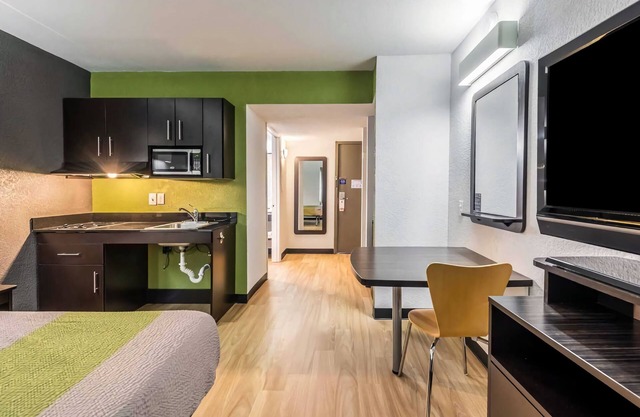 Studio 6 Indianapolis, IN