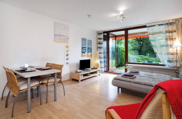 Studio Apartment 'Ferienwohnung Nr 9' with Private Terrace, Shared Garden and Wi-Fi