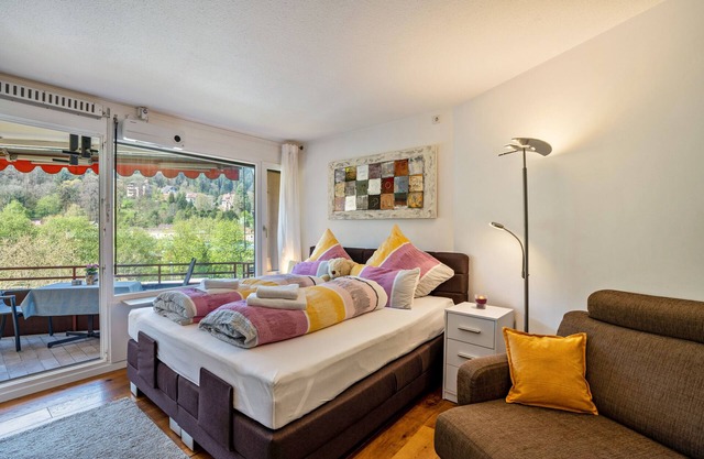 Studio Apartment 'Zentrale Ferienwohnung Mit Balkon' with Mountain View, Balcony and Wi-Fi