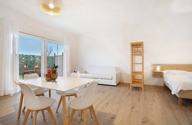 Studio Apartment 'Open Space 1' with Shared Garden, Wi-Fi and Air Conditioning