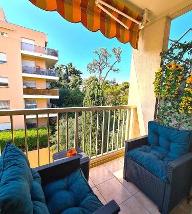 STUDIO BALCON CALME AVEC PARKING 5mn de la MER