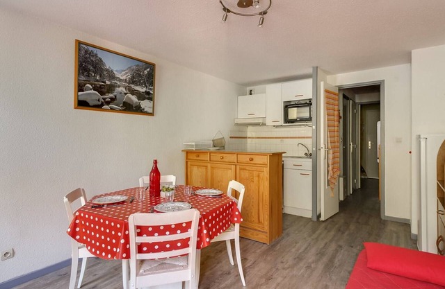 Studio cabin 6 pers, mountain ideal, elevator, ski, parking, pets allowed