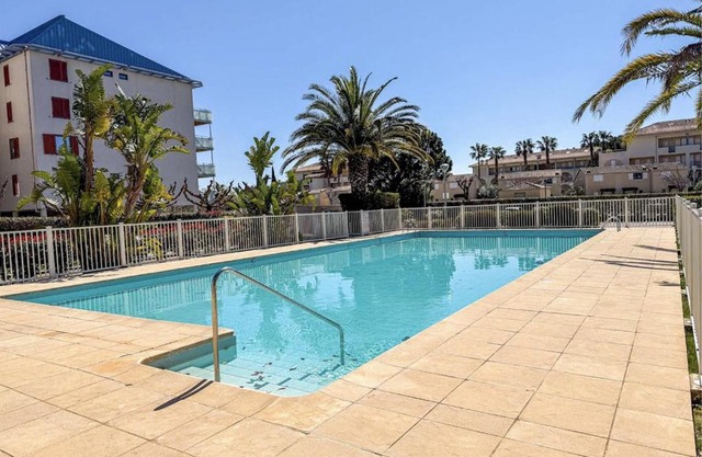 Studio cabine 4 personnes,copropriété avec Piscine