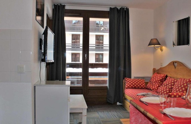 Studio cabine 6 pers à Risoul 1850, skis aux pieds, balcon sud, proche navette gratuite - FR-1-330-544