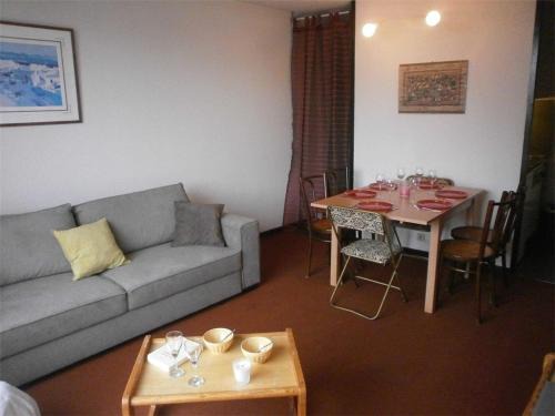Studio cabine 6 pers, balcon, parking, cuisine équipée - FR-1-457-212