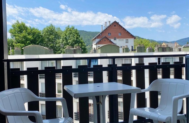Studio cabine rénové 4 pers. proche centre avec balcon et cuisine équipée - FR-1-689-80