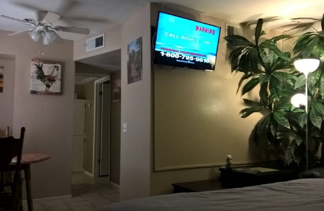 STUDIO CONDO GROUNDFLOOR 405sqft