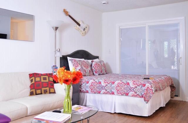 Studio condo near Zilker Park, 2 mi to downtown