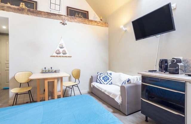 Studio "L'Eclose Ty Du" with Private Terrace, Shared Garden and Wi-Fi