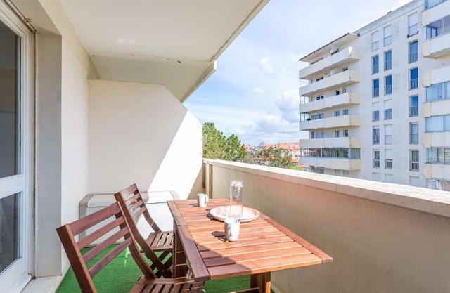 Studio moderne 2* avec balcon, parking, Wi-Fi - Quartier Larochefoucauld à Biarritz - FR-1-3-487