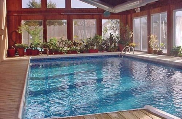 Studio one block from Misquamicut Beach, Westerly Rhode Island