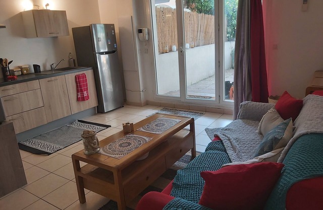 STUDIO WITH COURTYARD NEAR OLD ANTIBES
