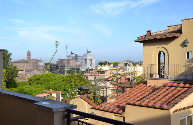 STUDIO WITH VIEW NEAR THE COLOSSEUM