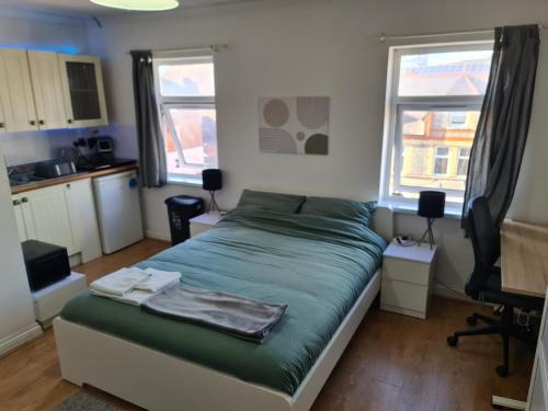 Studios & Ensuite Doubles - Central RG1 - Oracle - Station & Hospital