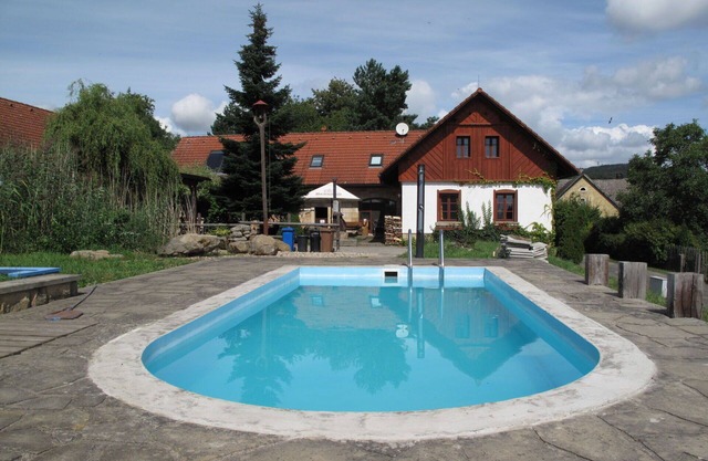 Stunning private villa for 22 guests with private pool, WIFI, TV, patio, pets allowed and parking