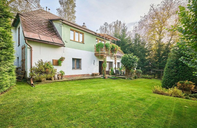 Stunning private villa for 12 people with private pool, WIFI, TV, terrace and parking