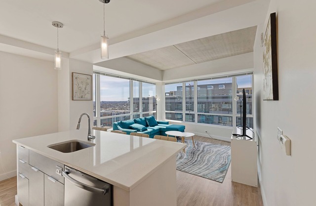 Stunning 2BR/2BA APT in Vibrant Assembly Square