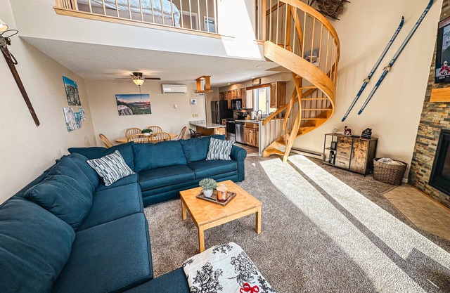 Stunning 2BR with Mountain Views - Nordic Village