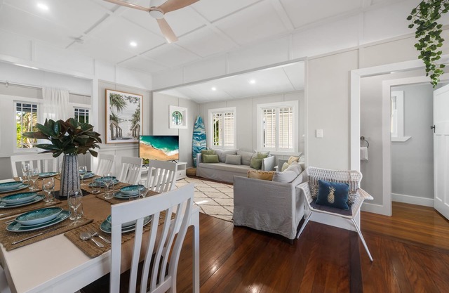 Stunning 4 Bedroom Beach House - Dicky Beach