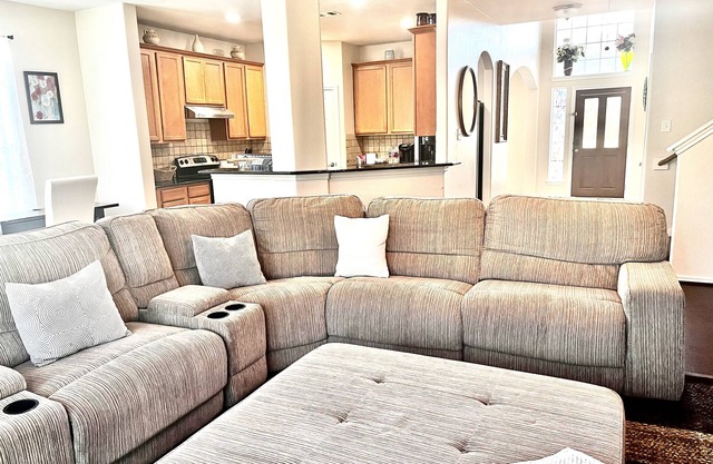 Stunning and delightful home in Houston!Close to Hobbyairport,Downtown&Galveston