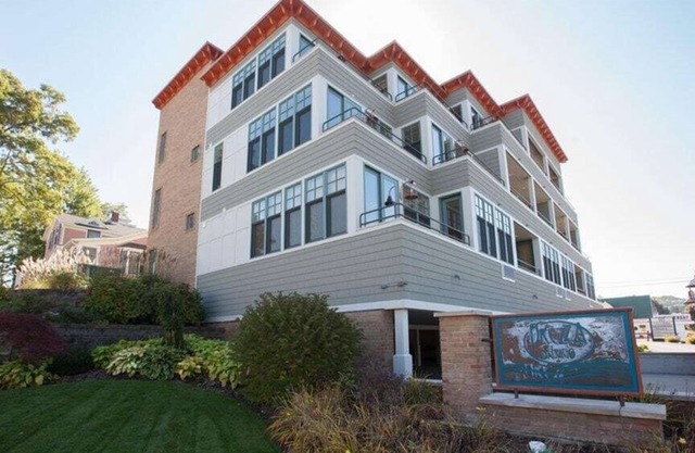 Stunning Condo w/Channel Views in the highly