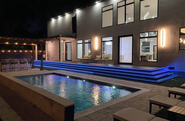 STUNNING DALLAS MANSION 🔹 7-Bedrooms 6-Bathrooms 🔹 Luxury Travel at its Best! 🔹