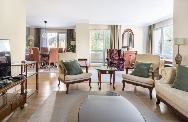 Stunning Flat with Terrace in Caddebostan