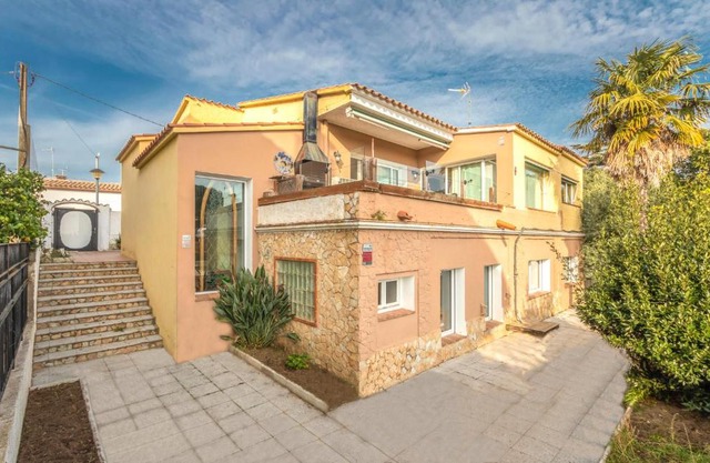 Stunning home in Sant Antoni Calonge w/ WiFi and 5 Bedrooms