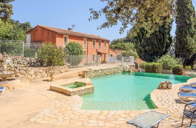 Stunning home in Rochefort-du-Gard