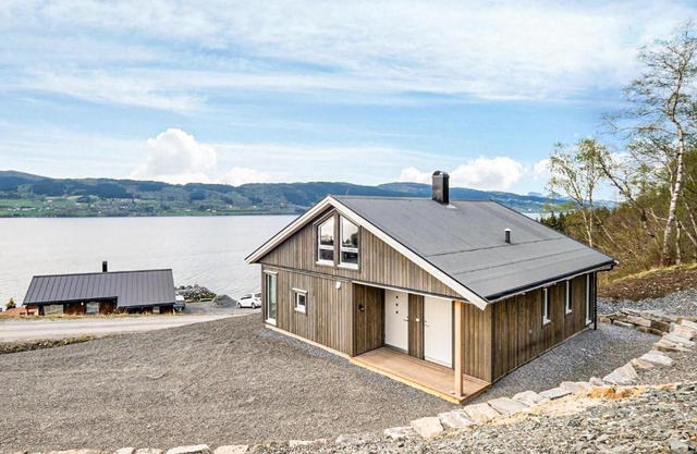 Stunning Home In Gjemnes With Wifi