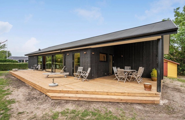 Stunning home in Juelsminde with WiFi