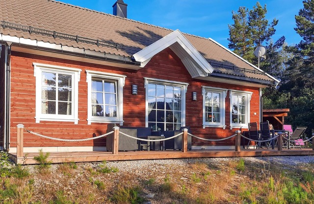 Stunning home in Mykland with WiFi