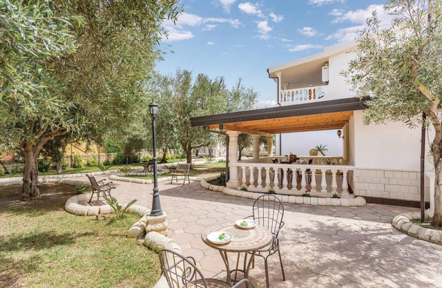 Stunning home in Noto SR with WiFi