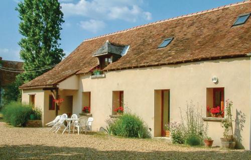 Stunning Home In Parcay Les Pins