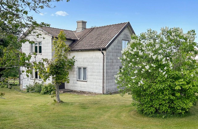 Stunning home in Rörvik with kitchen