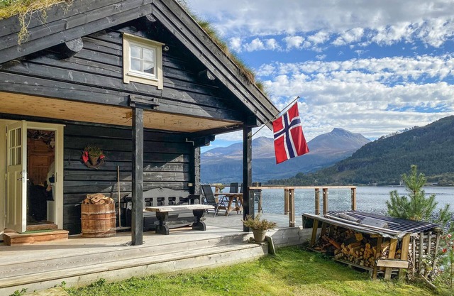 Stunning home in Todalen