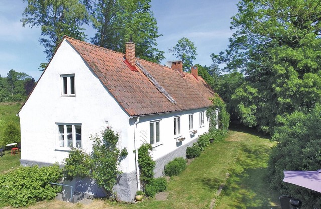 Stunning home in Ystad with kitchen
