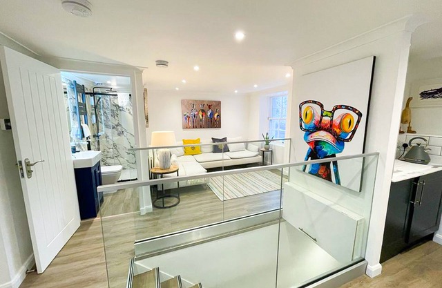 Stunning Loft Apartment on High St - Bridge Views