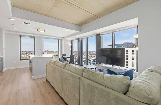 Stunning Modern 3BR/2BA Apartment in Vibrant Assembly Square, Somerville