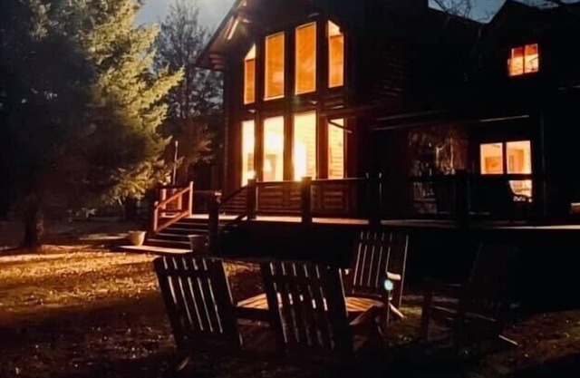 Stunning Montana Retreat Located on the ‘Backroad to Yellowstone’.