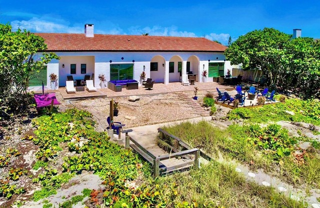 ⭐️⭐️Stunning Ocean front Villa. 7 Bedrooms 2 kitchen private Pool In-law suite 5⭐️⭐️
