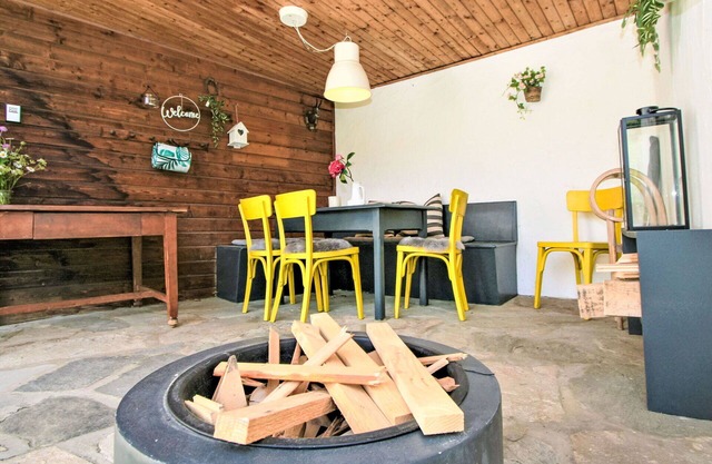 Stunning private villa for 3 guests with WIFI, TV, patio, pets allowed and panoramic view